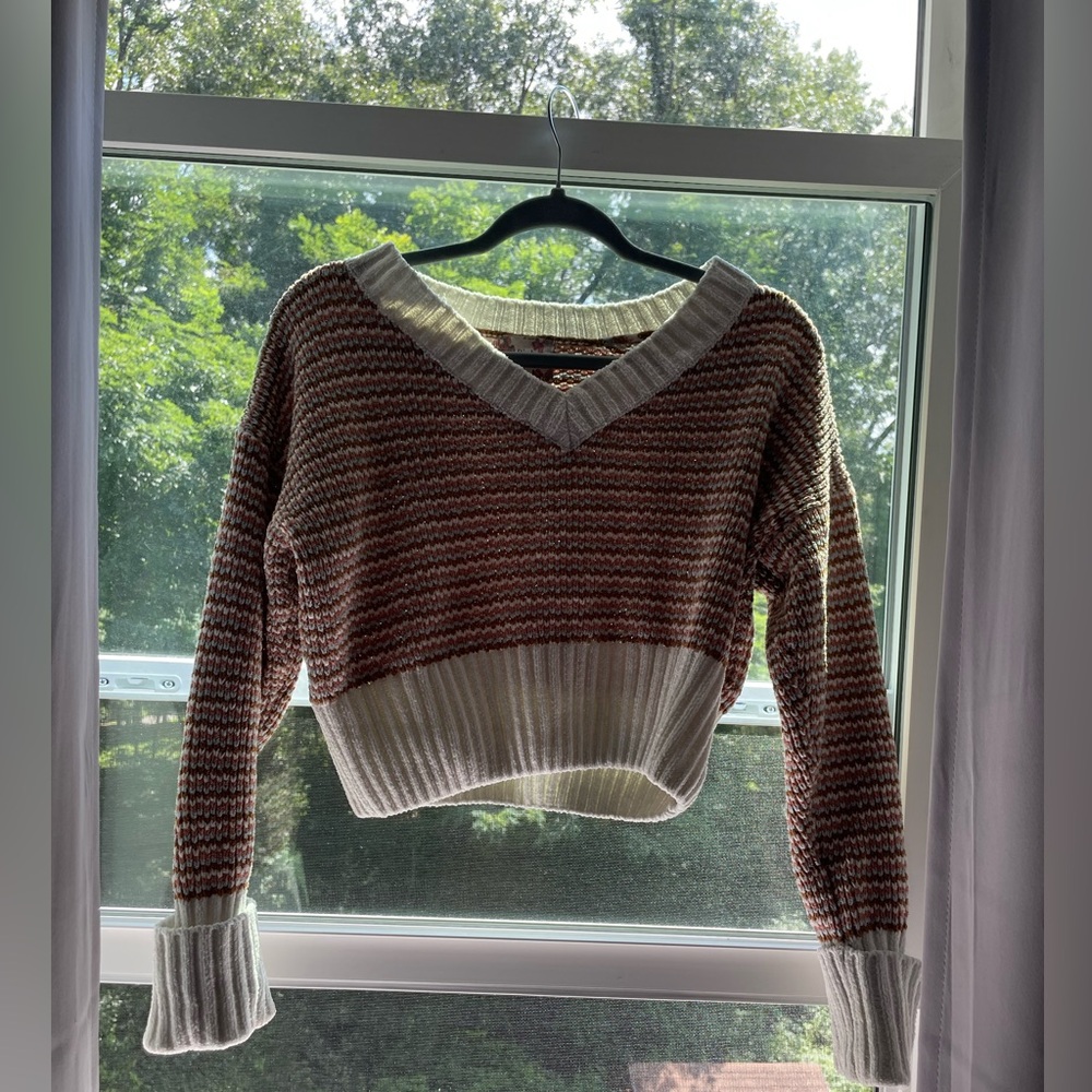 Pink rose small sweater. Multi- colored.